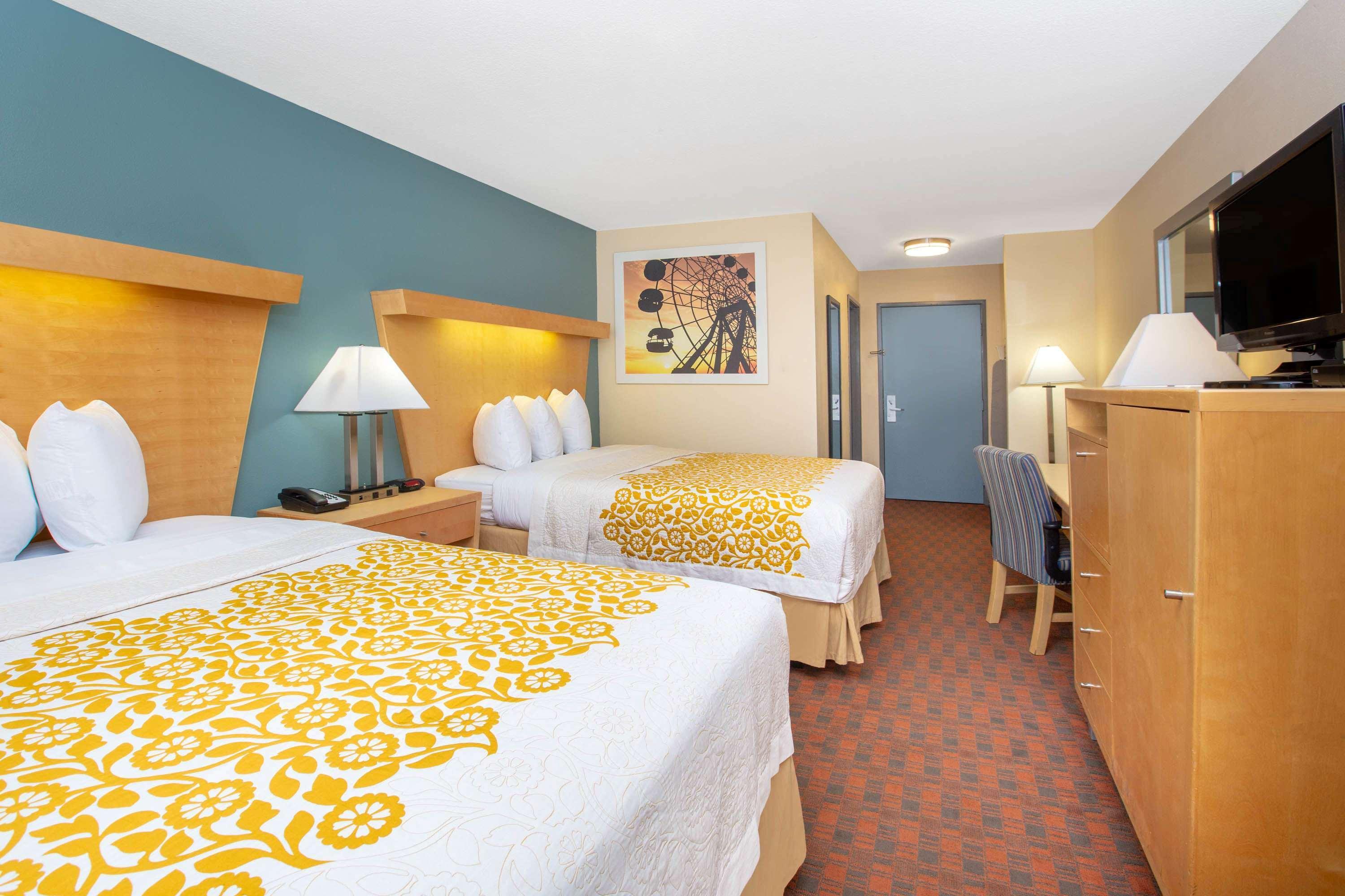 Days By Wyndham Hotel