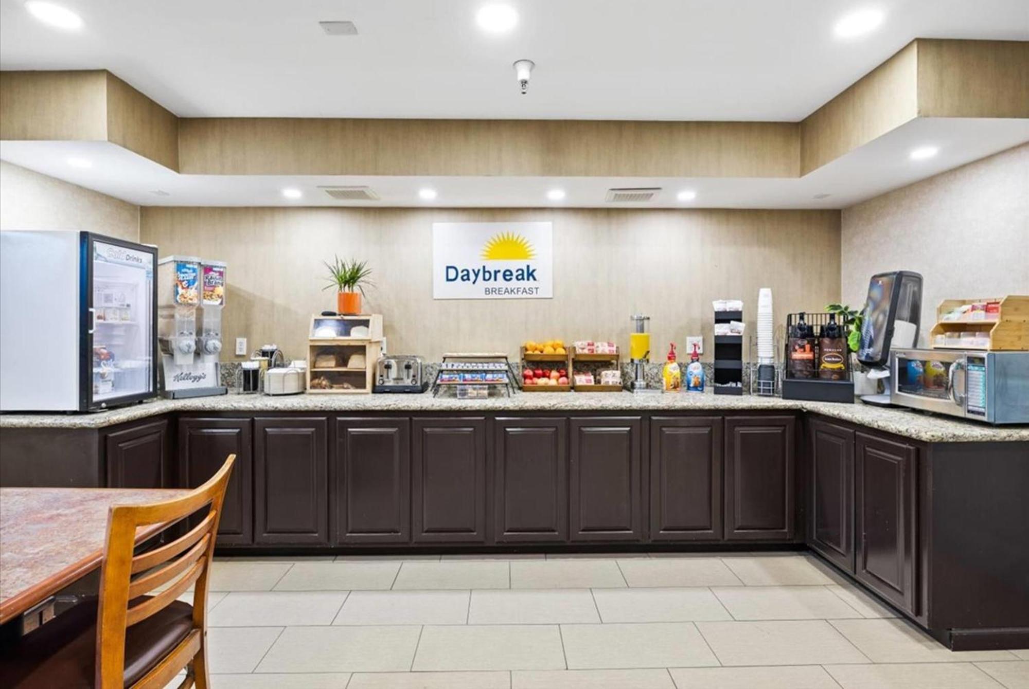 Hotel Days By Wyndham Woodland
