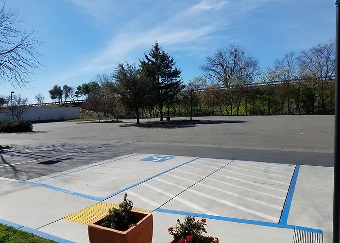Days Inn By Wyndham Woodland