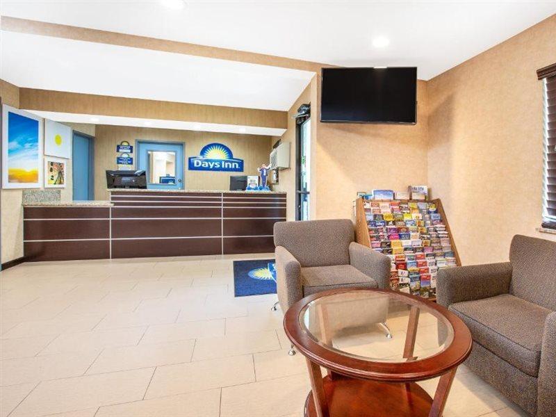 Days By Wyndham Hotel Woodland