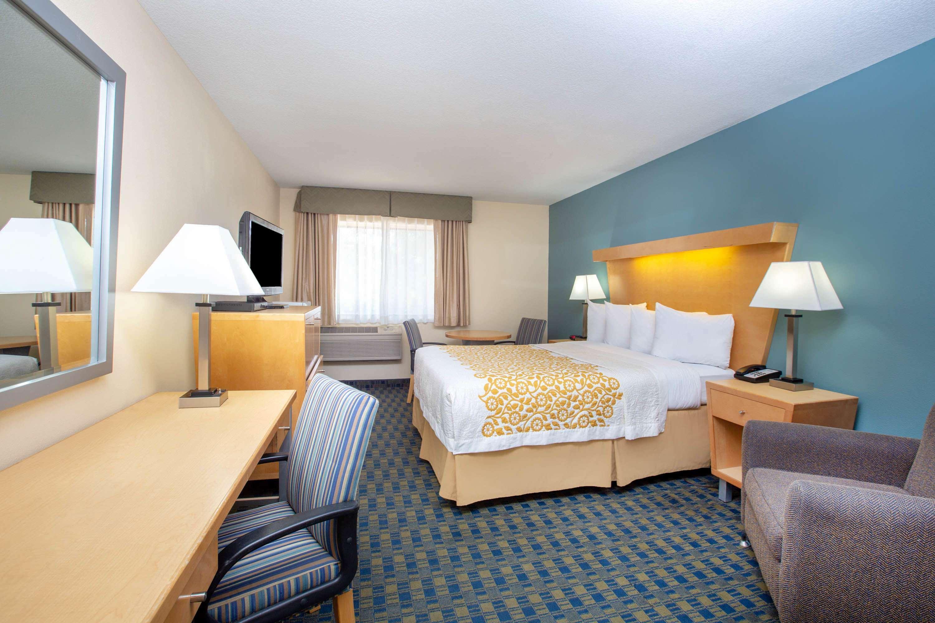 Days By Wyndham Hotel